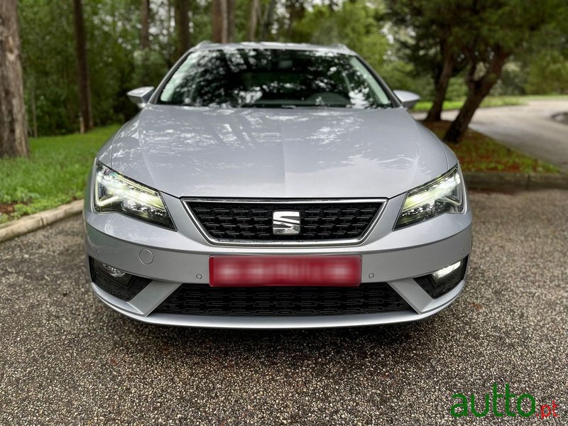 2020' SEAT Leon St photo #4