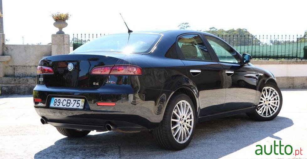 2006' Alfa Romeo 159 photo #4