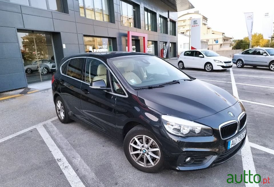 2015' BMW 216 Active Tourer photo #2