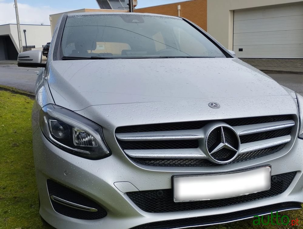 2017' Mercedes-Benz B 180 photo #1