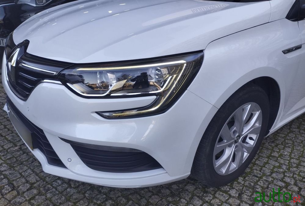 2019' Renault Megane Sport Tourer photo #3