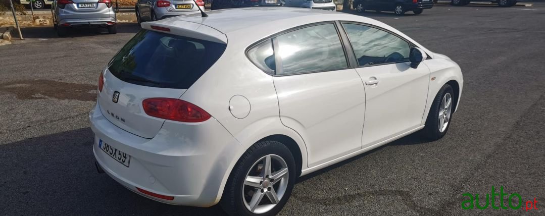 2010' SEAT Leon Sport photo #3