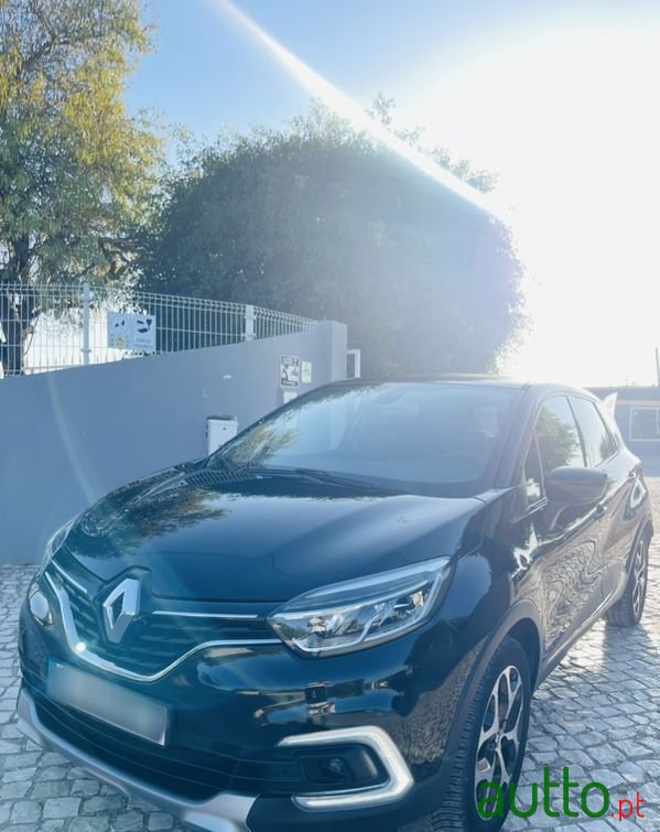 2018' Renault Captur Tekna S/S photo #2