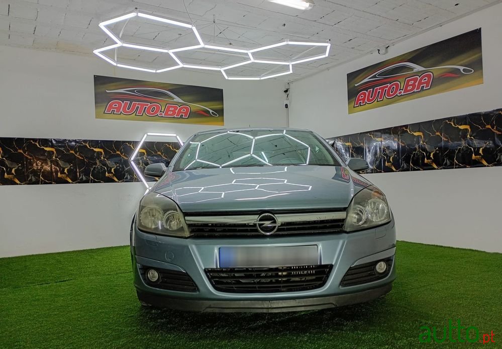 2004' Opel Astra photo #5