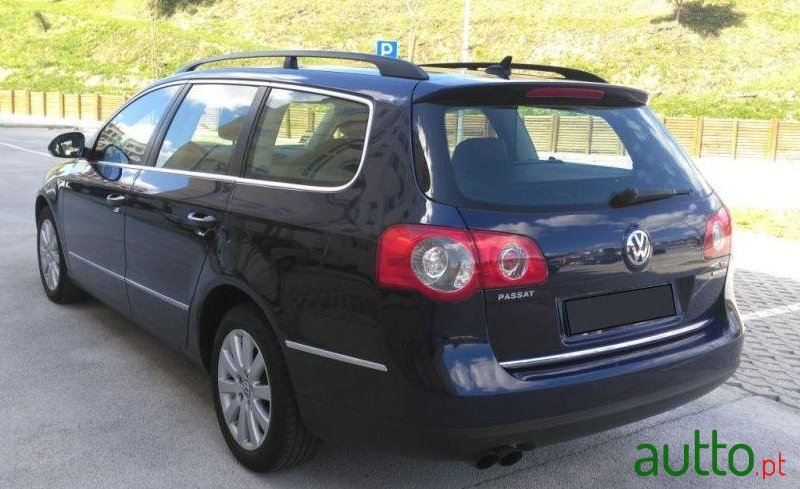 2010' Volkswagen Passat Variant photo #2