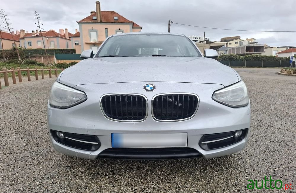 2011' BMW Série 1 D Sport Line photo #2