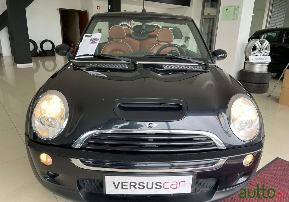 2008' MINI Cabrio photo #2