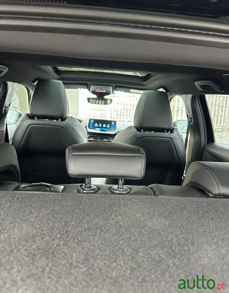 2021' Peugeot 2008 1.2 Puretech Gt photo #5