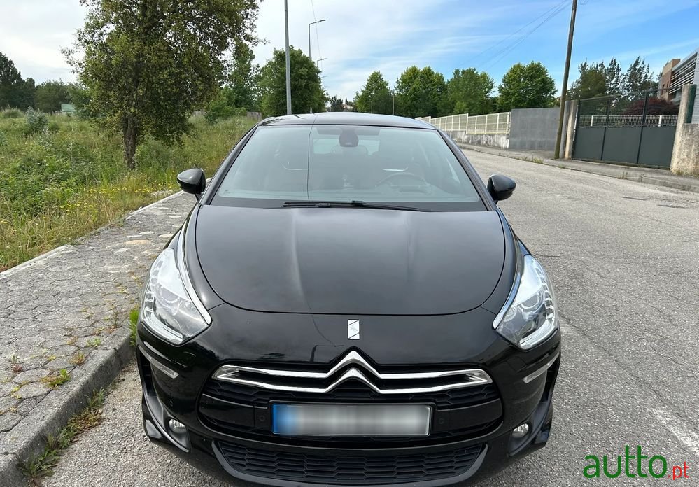 2013' Citroen DS5 photo #2