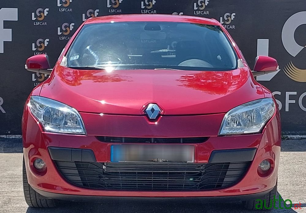 2010' Renault Megane photo #3