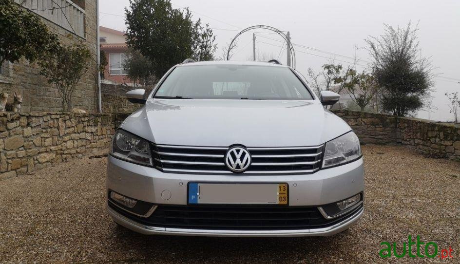 2013' Volkswagen Passat Variant photo #2