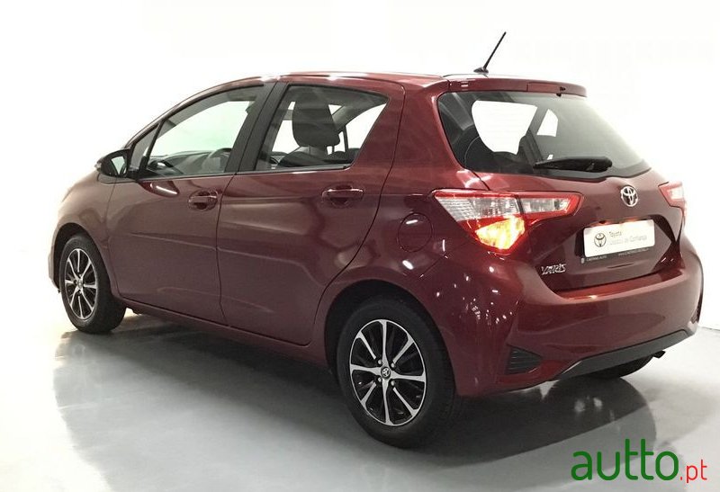 2020' Toyota Yaris photo #2