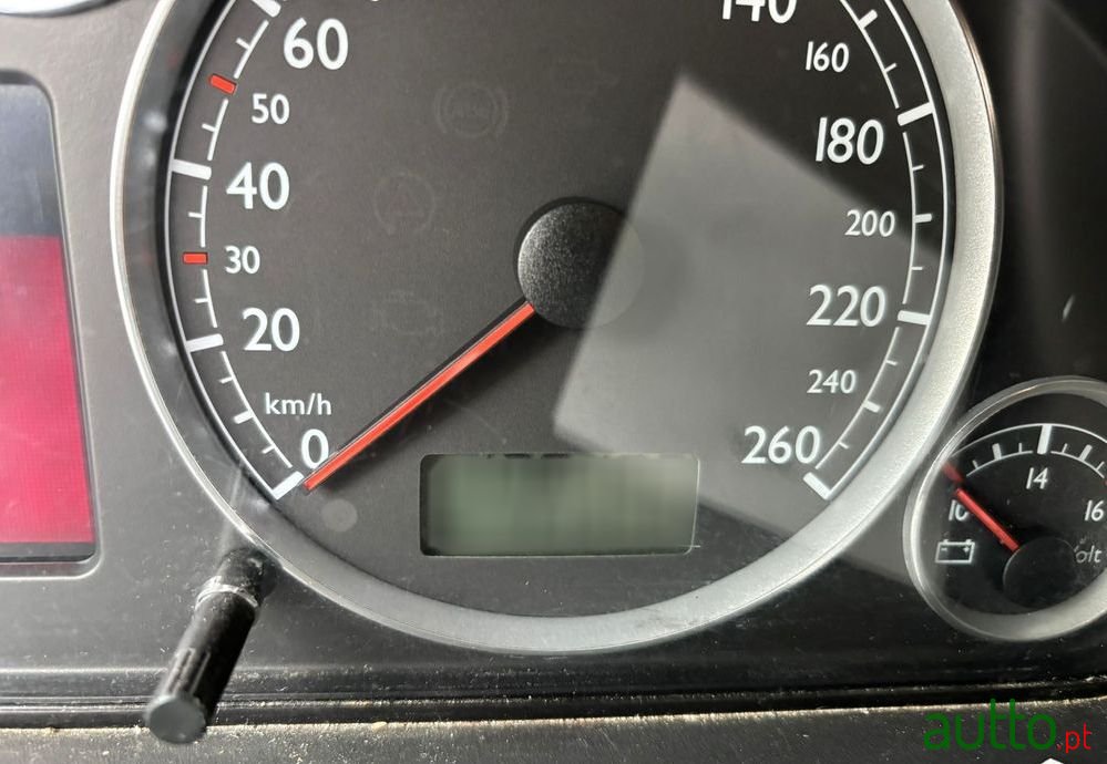 2008' Volkswagen Sharan 2.0 Tdi Highline photo #6