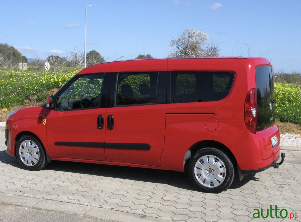 2011' Fiat Doblo photo #2