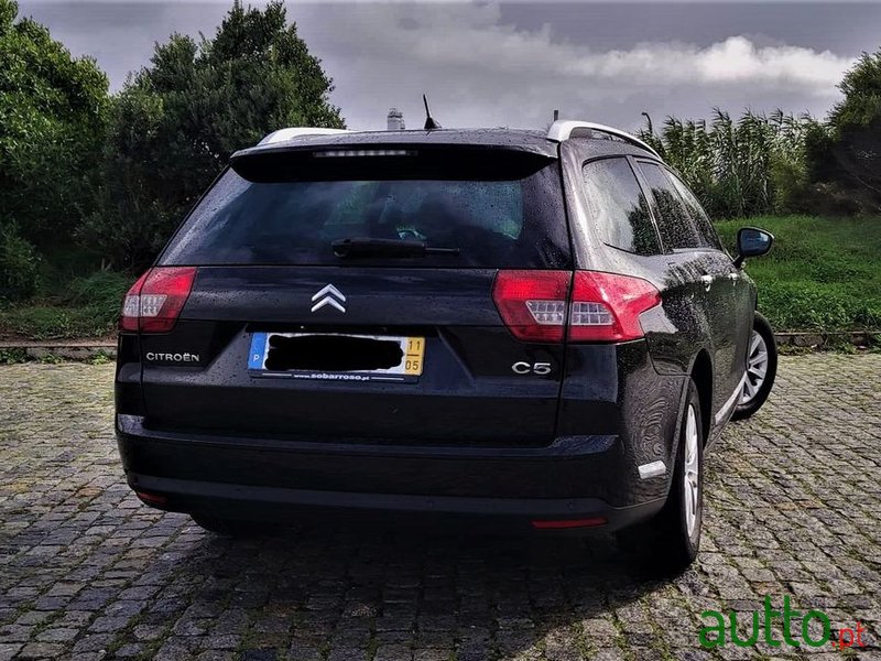 2011' Citroen C5 Tourer photo #3