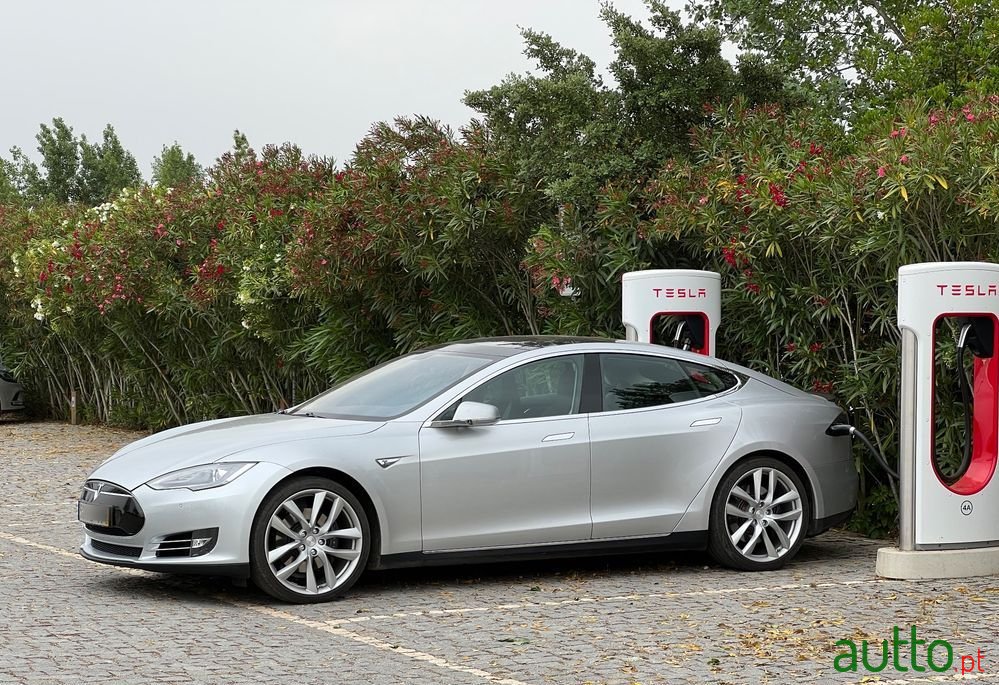 2013' Tesla Model S 85 Perfomance photo #2