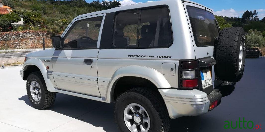 1994' Mitsubishi Pajero photo #1