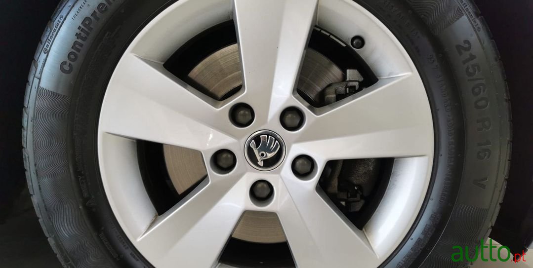 2017' Skoda Superb photo #5