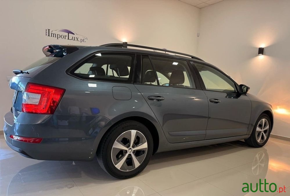 2015' Skoda Octavia Break photo #2