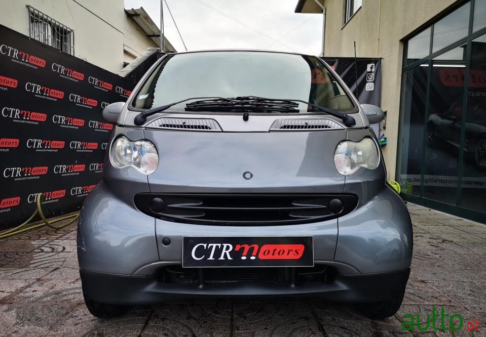 2001' Smart Fortwo photo #2