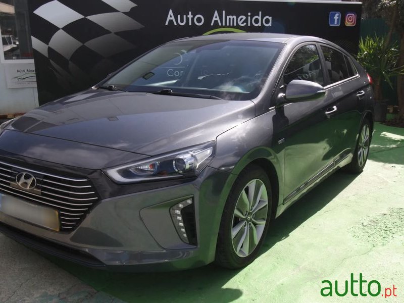 2019' Hyundai Ioniq photo #1