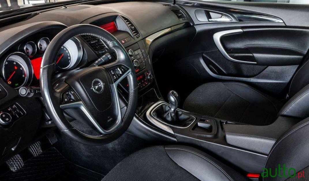 2010' Opel Insignia Sports Tourer photo #1