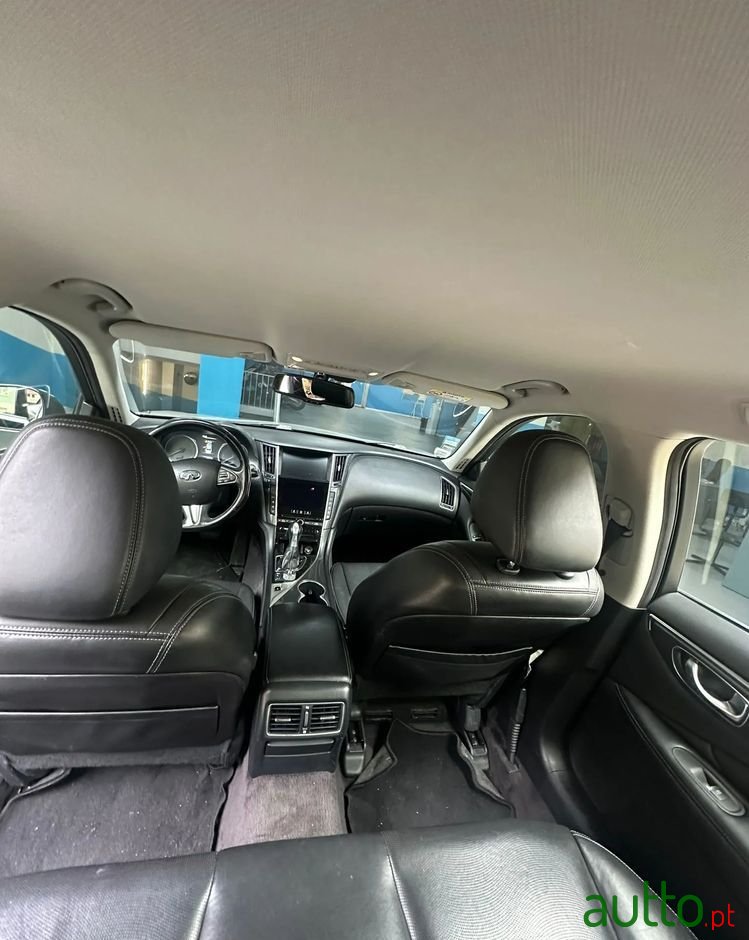 2017' Infiniti Q50 photo #4