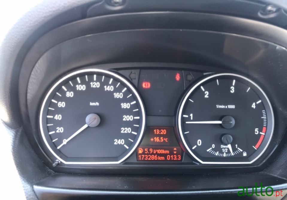 2010' BMW 118 photo #6