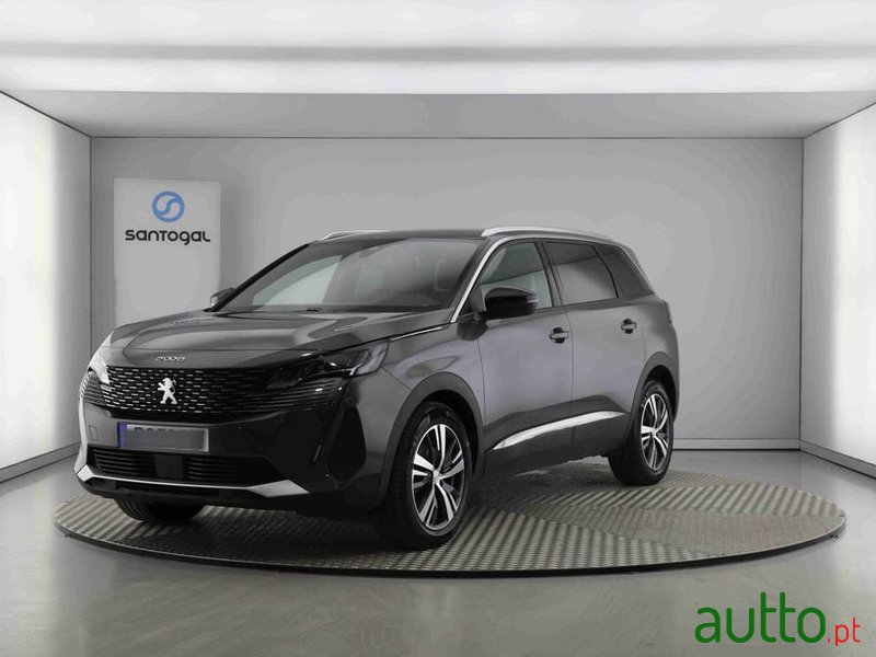 2024' Peugeot 5008 photo #1