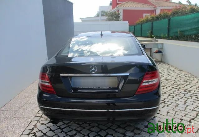 2012' Mercedes-Benz 220 photo #4