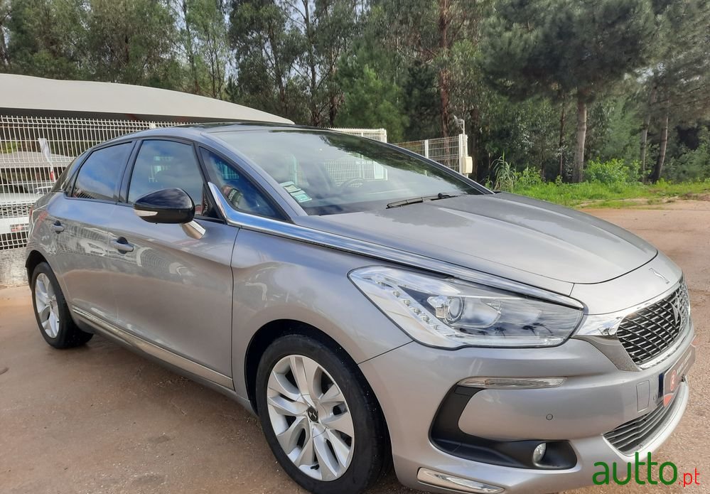 2018' DS Automobiles Ds5 photo #5