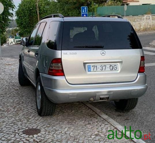 2000' Mercedes-Benz Ml-320 7 Lugares photo #4