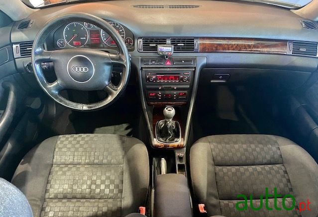 2001' Audi A6 photo #2