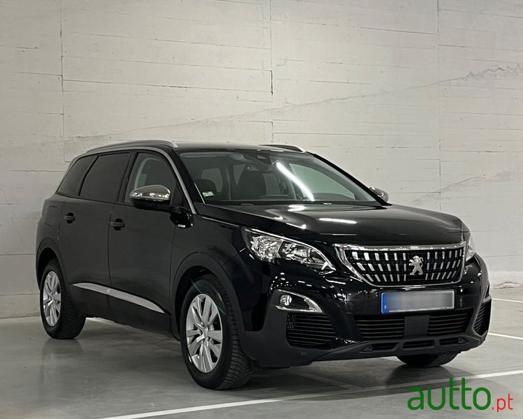 2020' Peugeot 5008 1.5 Bluehdi Style photo #2
