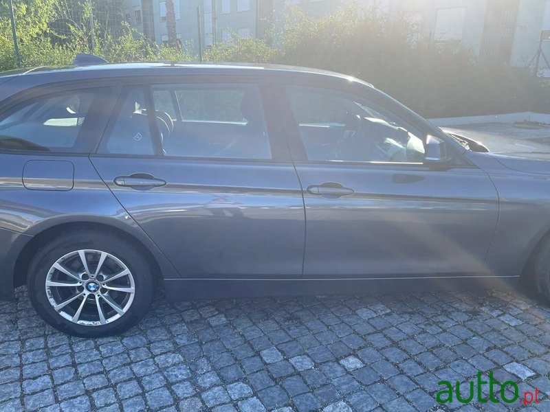 2015' BMW 318 D Touring photo #4