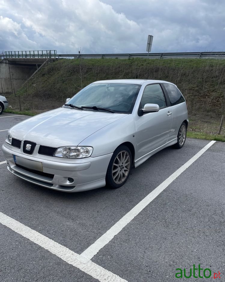 2001' SEAT Ibiza 1.9 Tdi Sport photo #1