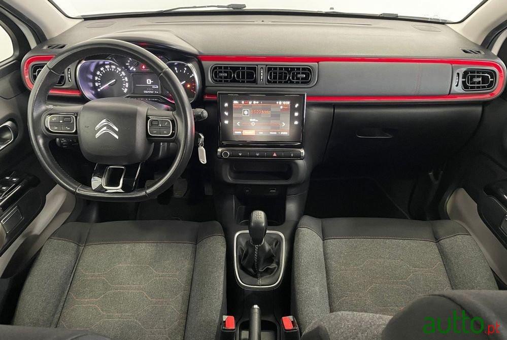2018' Citroen C3 1.2 Puretech Feel photo #5