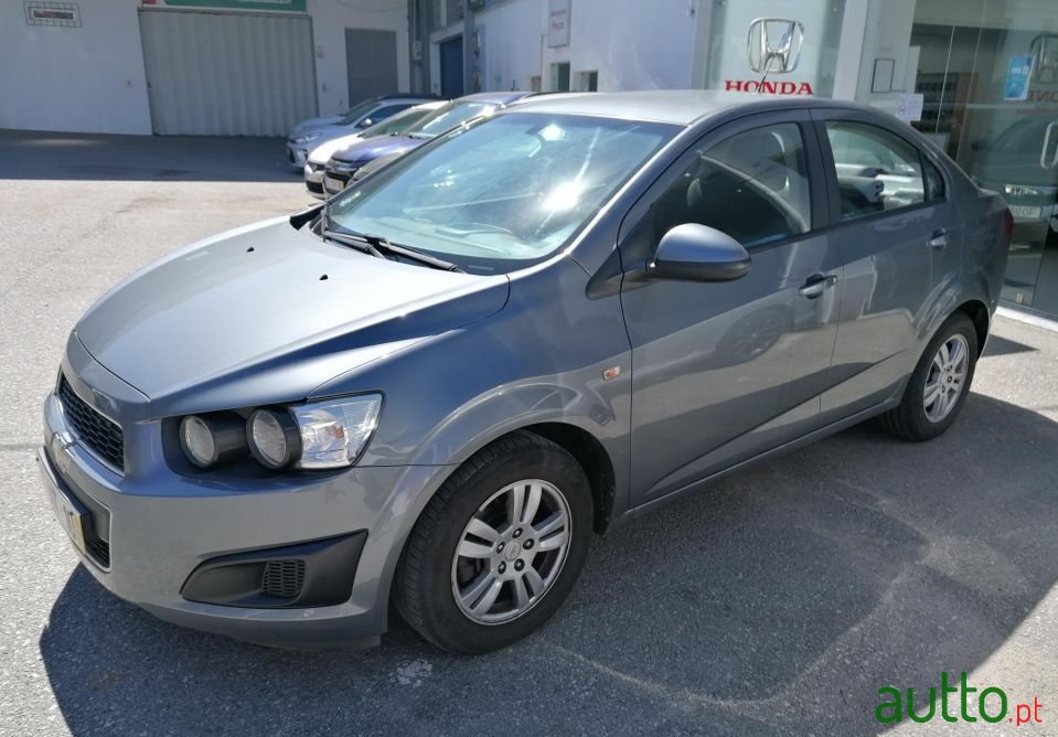 2013' Chevrolet Aveo photo #2