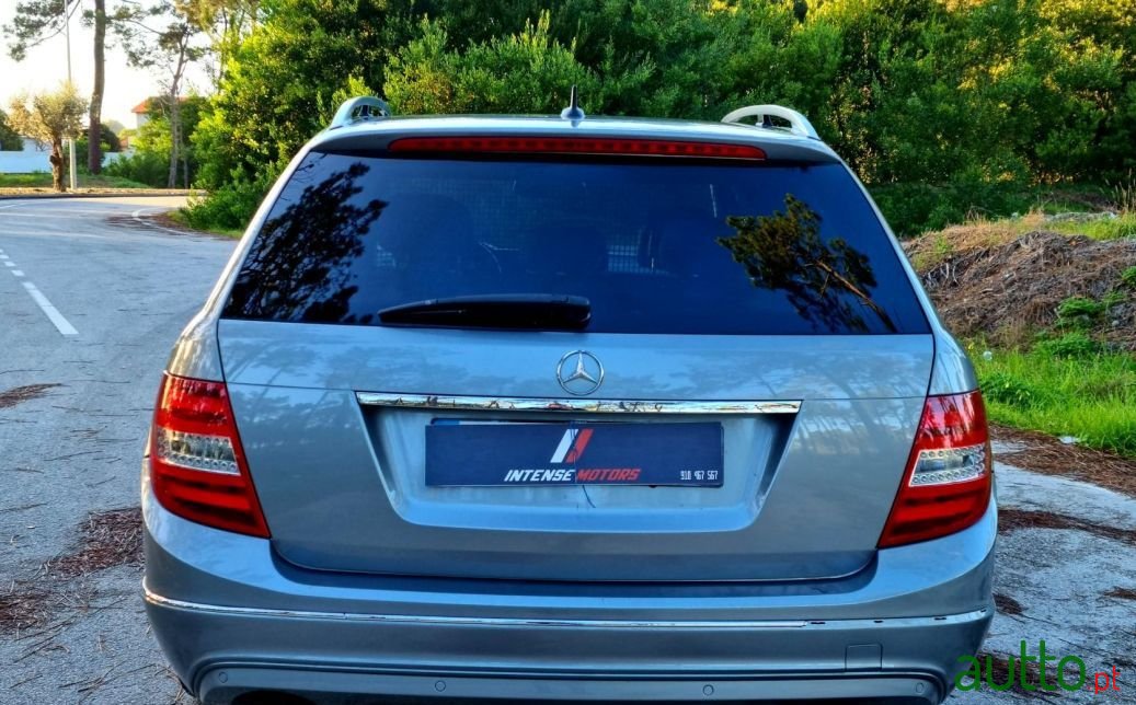 2012' Mercedes-Benz C-200 photo #4