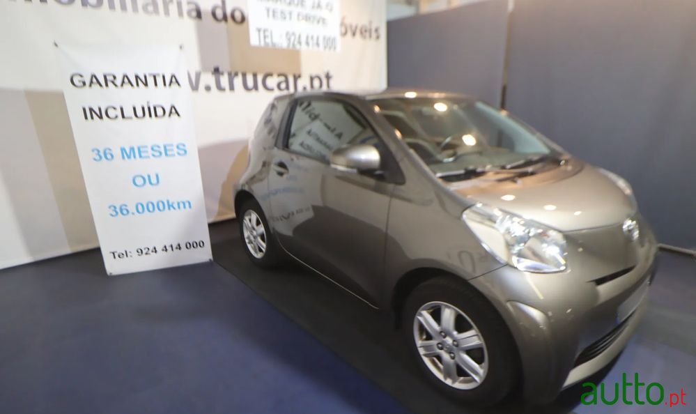 2011' Toyota iQ photo #1