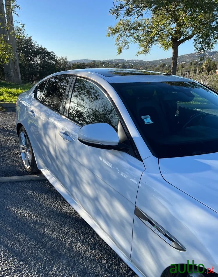 2016' Jaguar XE photo #3
