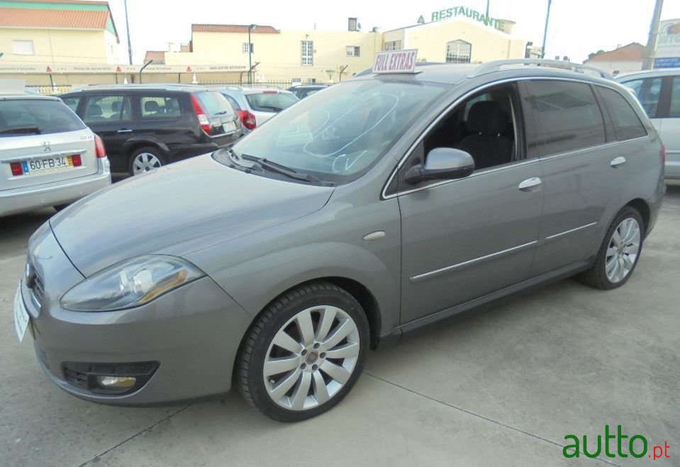 2009' Fiat Croma photo #2