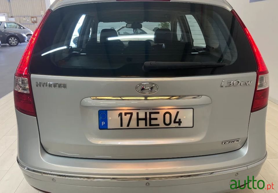 2009' Hyundai i30 Cw photo #3