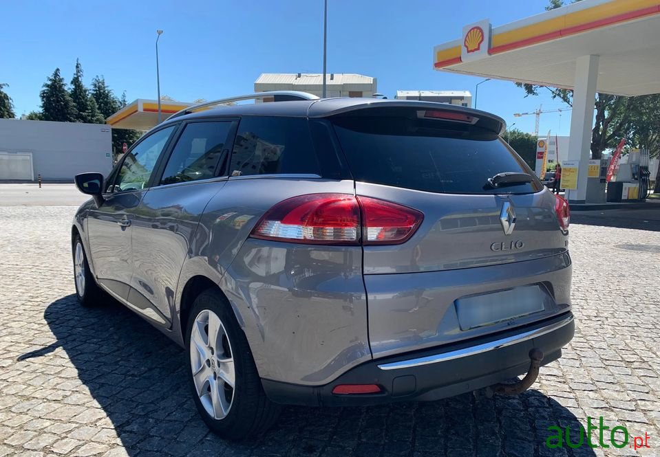 2016' Renault Clio Sport Tourer photo #6