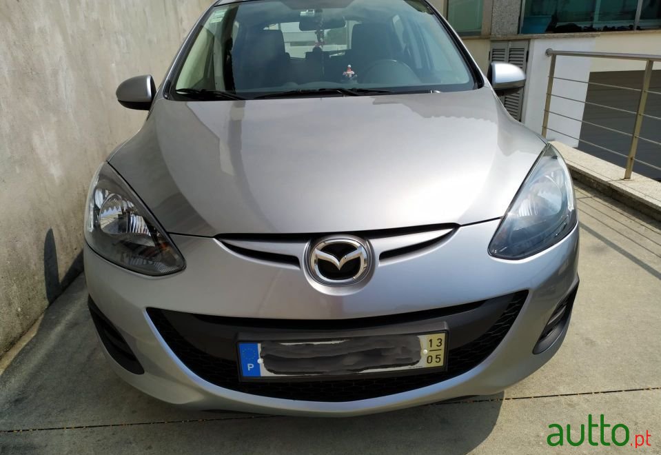 2013' Mazda 2 photo #2