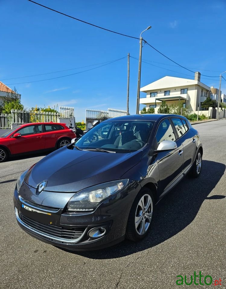 2013' Renault Megane photo #1