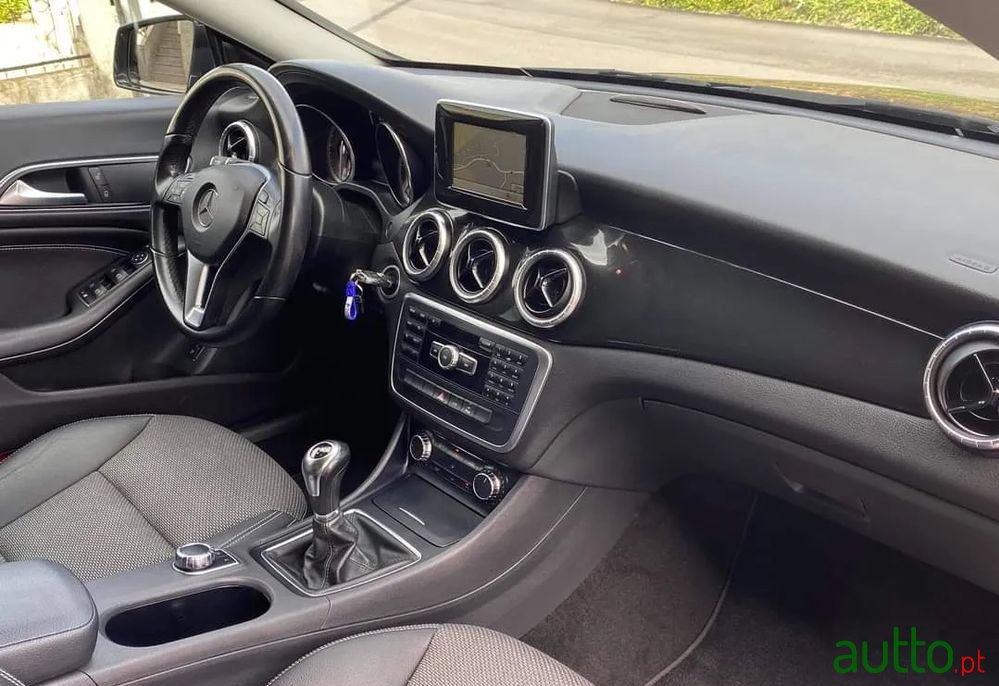 2015' Mercedes-Benz Classe Cla Cdi photo #4