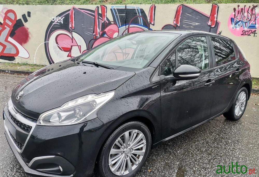 2019' Peugeot 208 photo #6