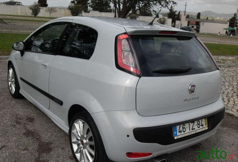 2010' Fiat Punto Evo photo #1