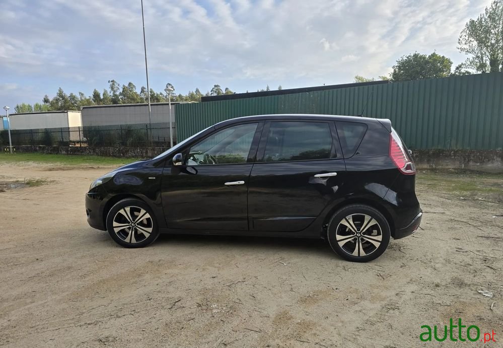 2011' Renault Scenic 1.5 Dci Bose Edtion photo #5